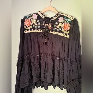 Free People embroidered blouse size large boho puff sleeves floral tie front
